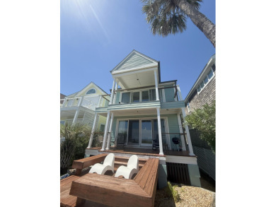 It's not often that an oceanfront home overlooking the 18th hole on  in South Carolina - for sale on GolfHomes.com, golf home, golf lot
