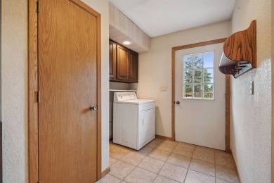 First time on the market! This long-loved, one-owner tri-level on Thunder Hills Country Club in Iowa - for sale on GolfHomes.com, golf home, golf lot