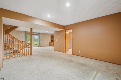First time on the market! This long-loved, one-owner tri-level on Thunder Hills Country Club in Iowa - for sale on GolfHomes.com, golf home, golf lot