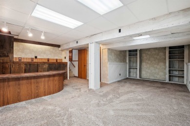 First time on the market! This long-loved, one-owner tri-level on Thunder Hills Country Club in Iowa - for sale on GolfHomes.com, golf home, golf lot