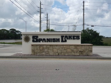 This 2 bedroom / 2 bath is all you need , perfect for the on Spanish Lakes Fairways in Florida - for sale on GolfHomes.com, golf home, golf lot