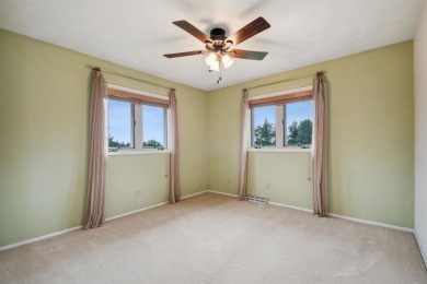 First time on the market! This long-loved, one-owner tri-level on Thunder Hills Country Club in Iowa - for sale on GolfHomes.com, golf home, golf lot