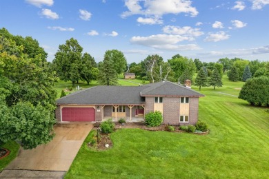 First time on the market! This long-loved, one-owner tri-level on Thunder Hills Country Club in Iowa - for sale on GolfHomes.com, golf home, golf lot