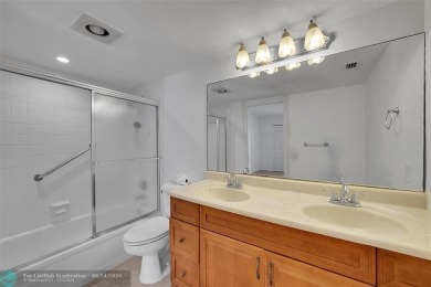Priced To Sell, Beautiful, Large & Updated. 2 Bed 2 Bath in on  in Florida - for sale on GolfHomes.com, golf home, golf lot