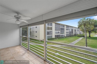 Priced To Sell, Beautiful, Large & Updated. 2 Bed 2 Bath in on  in Florida - for sale on GolfHomes.com, golf home, golf lot