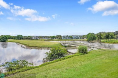 Priced To Sell, Beautiful, Large & Updated. 2 Bed 2 Bath in on  in Florida - for sale on GolfHomes.com, golf home, golf lot