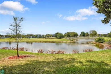Priced To Sell, Beautiful, Large & Updated. 2 Bed 2 Bath in on  in Florida - for sale on GolfHomes.com, golf home, golf lot