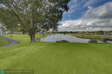 Priced To Sell, Beautiful, Large & Updated. 2 Bed 2 Bath in on  in Florida - for sale on GolfHomes.com, golf home, golf lot