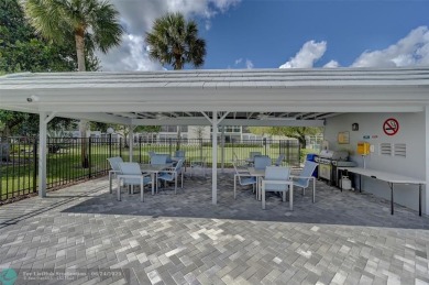 Priced To Sell, Beautiful, Large & Updated. 2 Bed 2 Bath in on  in Florida - for sale on GolfHomes.com, golf home, golf lot