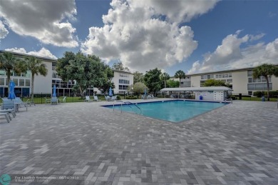 Priced To Sell, Beautiful, Large & Updated. 2 Bed 2 Bath in on  in Florida - for sale on GolfHomes.com, golf home, golf lot