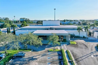 Priced To Sell, Beautiful, Large & Updated. 2 Bed 2 Bath in on  in Florida - for sale on GolfHomes.com, golf home, golf lot