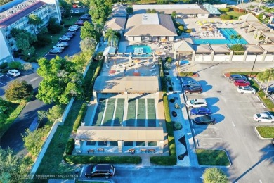 Priced To Sell, Beautiful, Large & Updated. 2 Bed 2 Bath in on  in Florida - for sale on GolfHomes.com, golf home, golf lot
