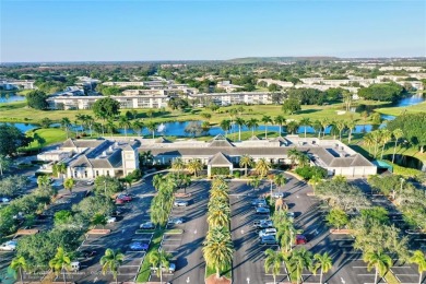 Priced To Sell, Beautiful, Large & Updated. 2 Bed 2 Bath in on  in Florida - for sale on GolfHomes.com, golf home, golf lot