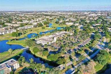 Priced To Sell, Beautiful, Large & Updated. 2 Bed 2 Bath in on  in Florida - for sale on GolfHomes.com, golf home, golf lot