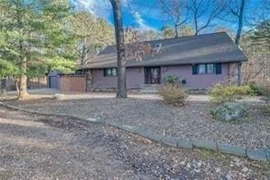 Move-In Ready | Bentonville Schools. Perfectly positioned for on Bella Vista - Metfield Golf Complex and Country Club in Arkansas - for sale on GolfHomes.com, golf home, golf lot