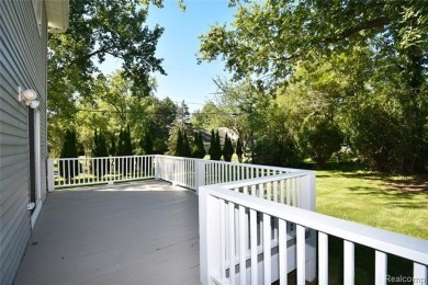 Welcome to 3800 Lakeview in beautiful Shady Beach Heights on Orchard Lake Country Club in Michigan - for sale on GolfHomes.com, golf home, golf lot