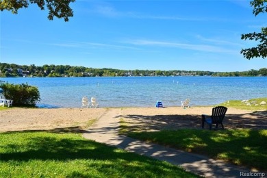 Welcome to 3800 Lakeview in beautiful Shady Beach Heights on Orchard Lake Country Club in Michigan - for sale on GolfHomes.com, golf home, golf lot