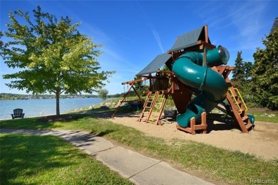 Welcome to 3800 Lakeview in beautiful Shady Beach Heights on Orchard Lake Country Club in Michigan - for sale on GolfHomes.com, golf home, golf lot