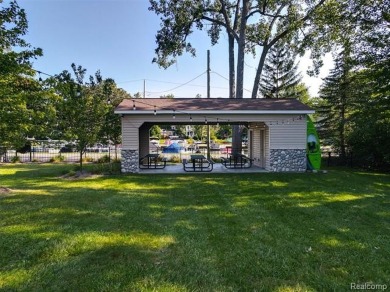 Welcome to 3800 Lakeview in beautiful Shady Beach Heights on Orchard Lake Country Club in Michigan - for sale on GolfHomes.com, golf home, golf lot