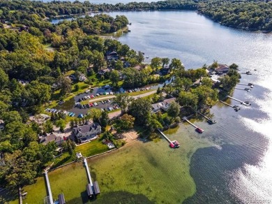 Welcome to 3800 Lakeview in beautiful Shady Beach Heights on Orchard Lake Country Club in Michigan - for sale on GolfHomes.com, golf home, golf lot