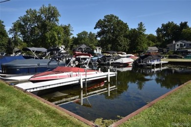 Welcome to 3800 Lakeview in beautiful Shady Beach Heights on Orchard Lake Country Club in Michigan - for sale on GolfHomes.com, golf home, golf lot