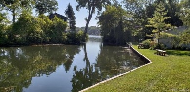 Welcome to 3800 Lakeview in beautiful Shady Beach Heights on Orchard Lake Country Club in Michigan - for sale on GolfHomes.com, golf home, golf lot
