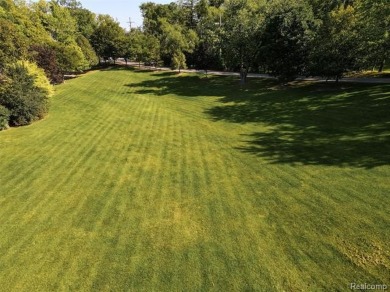 Welcome to 3800 Lakeview in beautiful Shady Beach Heights on Orchard Lake Country Club in Michigan - for sale on GolfHomes.com, golf home, golf lot