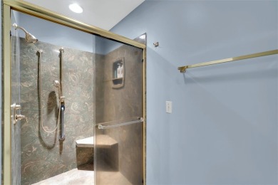 Welcome to this 3 bedroom, 3 bathroom spacious home in the on Keowee Key Golf and Country Club in South Carolina - for sale on GolfHomes.com, golf home, golf lot