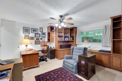 Welcome to this 3 bedroom, 3 bathroom spacious home in the on Keowee Key Golf and Country Club in South Carolina - for sale on GolfHomes.com, golf home, golf lot
