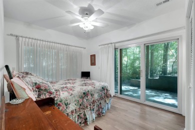 Welcome to this 3 bedroom, 3 bathroom spacious home in the on Keowee Key Golf and Country Club in South Carolina - for sale on GolfHomes.com, golf home, golf lot