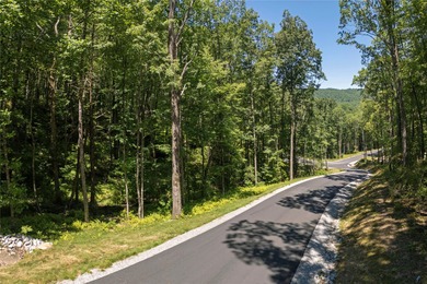 Situated in the desirable Highlands-Cashiers plateau region of on Natures Walk At Chinquapin in North Carolina - for sale on GolfHomes.com, golf home, golf lot