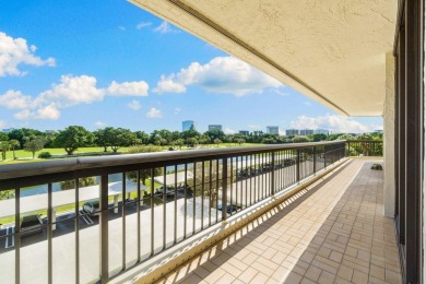 :Stunning unobstructed views over the newly redone Dutchman's on The President Country Club in Florida - for sale on GolfHomes.com, golf home, golf lot