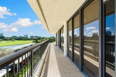 :Stunning unobstructed views over the newly redone Dutchman's on The President Country Club in Florida - for sale on GolfHomes.com, golf home, golf lot