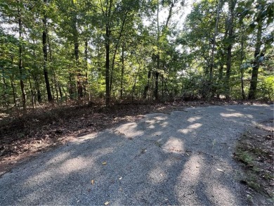 Buildable lot in the Highlands of Bella Vista! Surrounded by on Bella Vista Country Club - Highlands in Arkansas - for sale on GolfHomes.com, golf home, golf lot