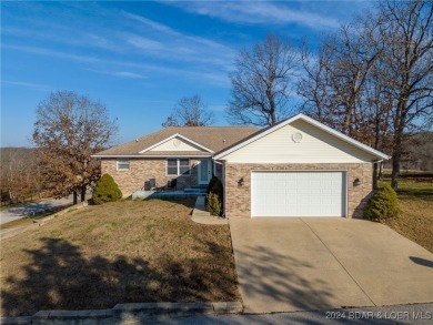 Come enjoy this peaceful setting on a very quiet street located on Indian Rock Golf Club in Missouri - for sale on GolfHomes.com, golf home, golf lot