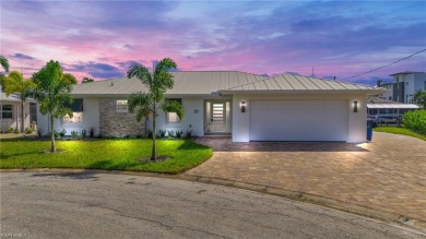 SOUTH End Fort Myers Beach Gulf Access POOL home! Imagine living on Fort Myers Beach and Golf Club in Florida - for sale on GolfHomes.com, golf home, golf lot