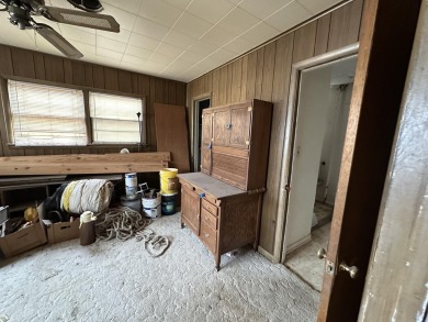 Attention all investors and savvy buyers! This 3 bedroom, 1 on Plainview Country Club in Texas - for sale on GolfHomes.com, golf home, golf lot