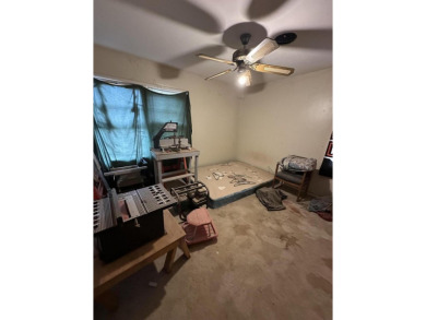 Attention all investors and savvy buyers! This 3 bedroom, 1 on Plainview Country Club in Texas - for sale on GolfHomes.com, golf home, golf lot