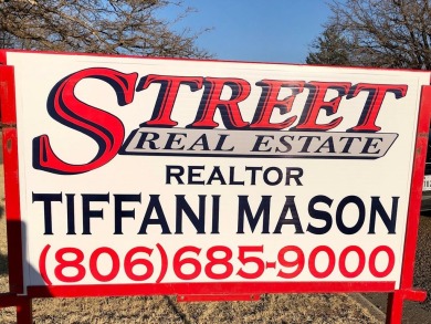 Attention all investors and savvy buyers! This 3 bedroom, 1 on Plainview Country Club in Texas - for sale on GolfHomes.com, golf home, golf lot