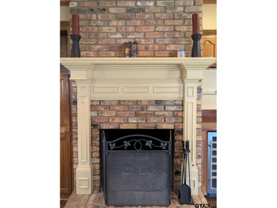 Welcome to Hollytree living in this  4BR/3BA estate spanning on Hollytree Country Club in Texas - for sale on GolfHomes.com, golf home, golf lot