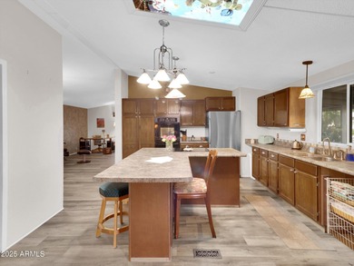 MOVE IN READY, this meticulously maintained 1769 sq ft home on Paradise Peak Golf Course in Arizona - for sale on GolfHomes.com, golf home, golf lot