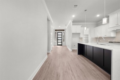 MLS# 20812520 - Built by Altura Homes - Ready Now! ~ This on Heath Golf and Yacht Club in Texas - for sale on GolfHomes.com, golf home, golf lot
