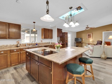 MOVE IN READY, this meticulously maintained 1769 sq ft home on Paradise Peak Golf Course in Arizona - for sale on GolfHomes.com, golf home, golf lot