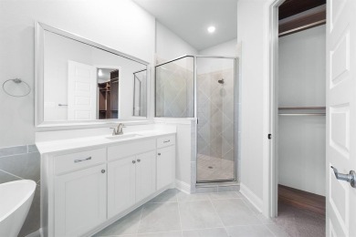 MLS# 20812520 - Built by Altura Homes - Ready Now! ~ This on Heath Golf and Yacht Club in Texas - for sale on GolfHomes.com, golf home, golf lot