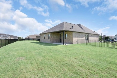 MLS# 20812520 - Built by Altura Homes - Ready Now! ~ This on Heath Golf and Yacht Club in Texas - for sale on GolfHomes.com, golf home, golf lot