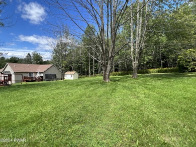 Welcome to the perfect getaway in The Hideout! With a screened on The Hideout Golf in Pennsylvania - for sale on GolfHomes.com, golf home, golf lot