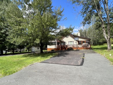 Welcome to the perfect getaway in The Hideout! With a screened on The Hideout Golf in Pennsylvania - for sale on GolfHomes.com, golf home, golf lot