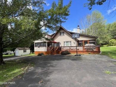 Welcome to the perfect getaway in The Hideout! With a screened on The Hideout Golf in Pennsylvania - for sale on GolfHomes.com, golf home, golf lot