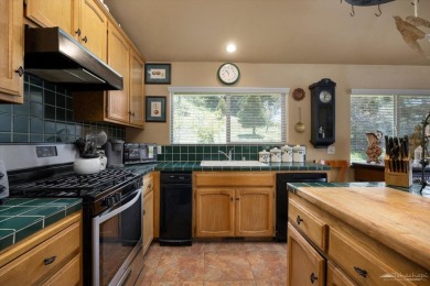 First time on the market!!!! This stunning picturesque 1994 on Oak Tree Country Club in California - for sale on GolfHomes.com, golf home, golf lot