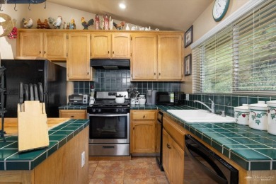 First time on the market!!!! This stunning picturesque 1994 on Oak Tree Country Club in California - for sale on GolfHomes.com, golf home, golf lot